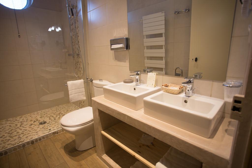 Hotel La Caravelle Nyons Ngoại thất bức ảnh