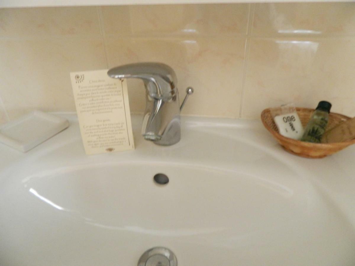 Hotel La Caravelle Nyons Ngoại thất bức ảnh